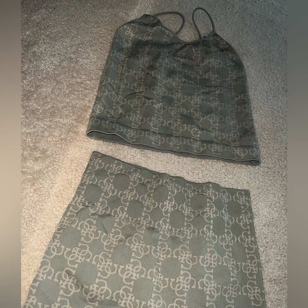 Green Guess workout set - Size M/L